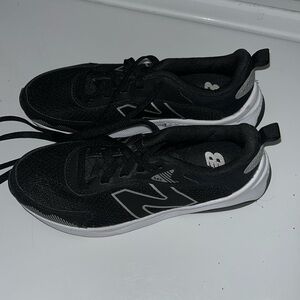 Youth size 2 boys new balance